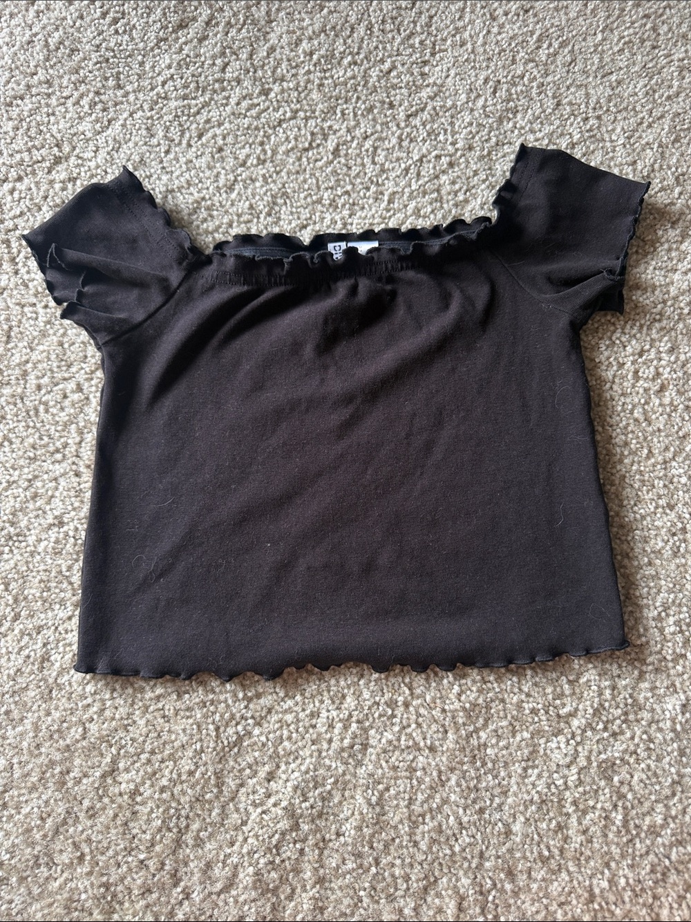 H&M Women’s Black Ruffle-Trim Crop Top Medium